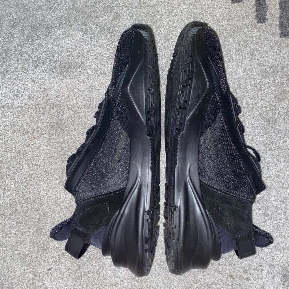 ❌SOLD❌ FENDI SNEAKERS - Picture 6 of 8